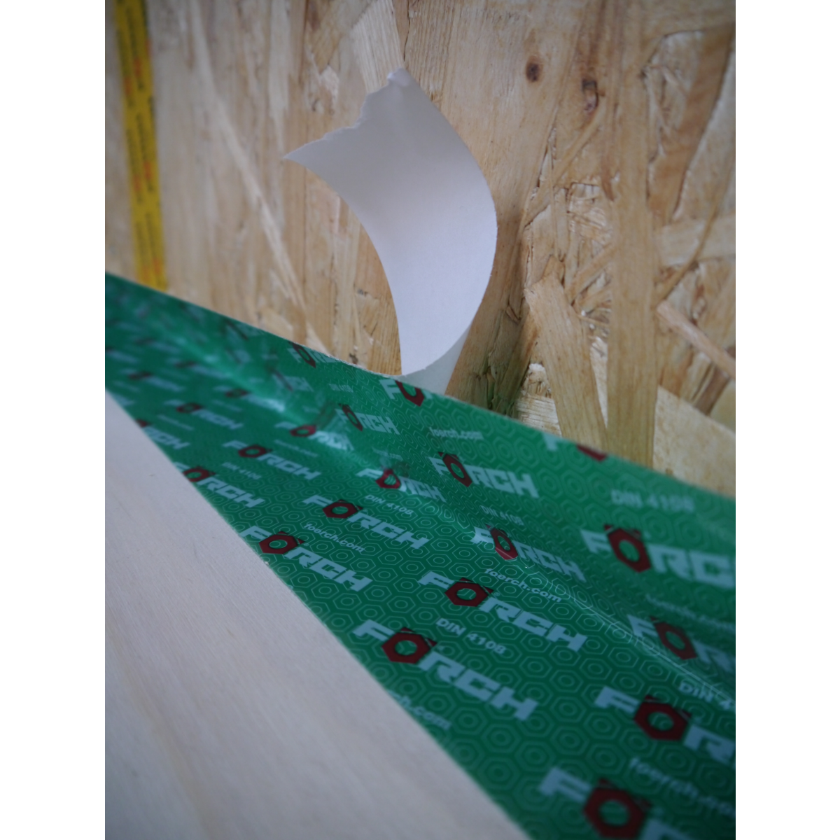 Förch Dampwerende onderlaag met zelfklevende tape groen 50 mm x 25mtr